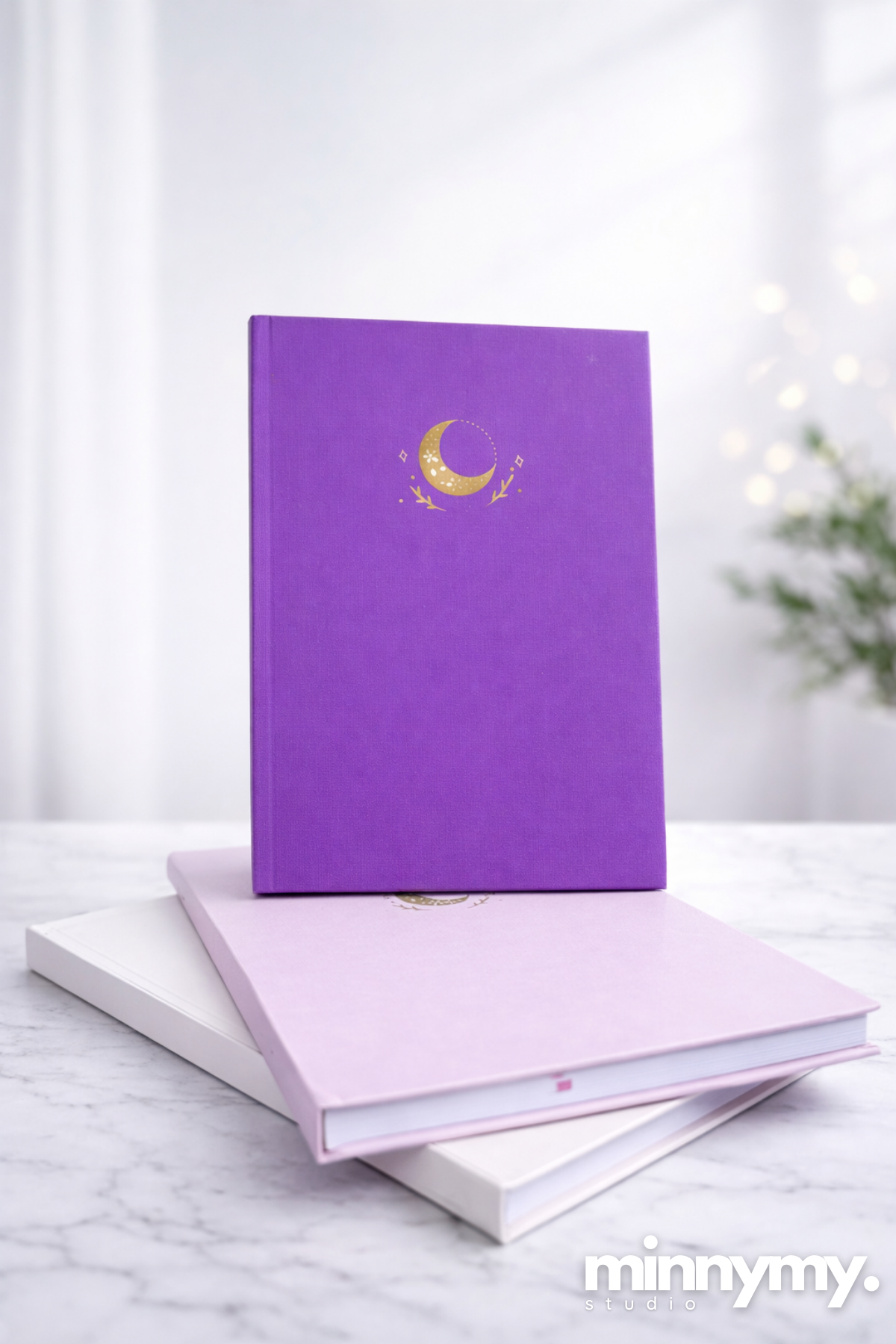 Mor Sert Kapak Noktalı Günlük Defter – 13,5 x 21 cm, 80 Yaprak